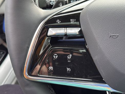 New 2026 Cadillac Optiq Luxury 2 image 14