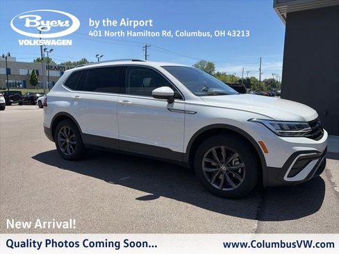 Certified 2023 Volkswagen Tiguan SE w/ Panoramic Sunroof Package AWD/4WD image 1