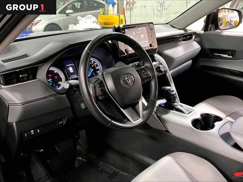 Certified 2021 Toyota Venza LE image 17