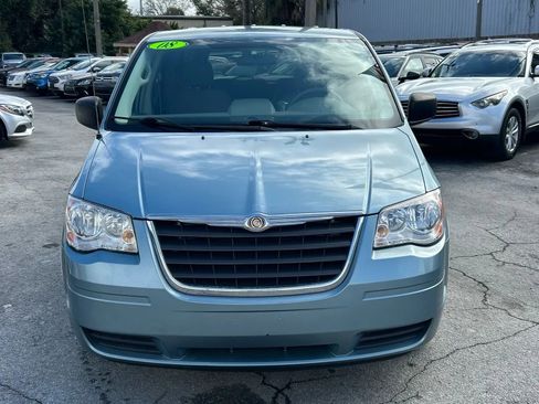 Used 2008 Chrysler Town & Country LX image 3