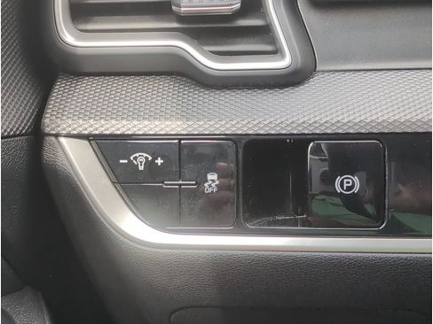 Used 2024 Kia Sportage LX image 26