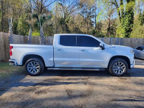 Used 2020 Chevrolet Silverado 1500 High Country w/ Technology Package image 18