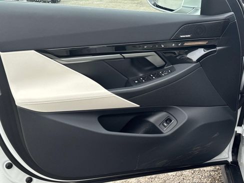 New 2025 BMW 530i xDrive AWD/4WD image 17