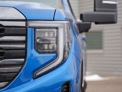 Used 2023 GMC Sierra 1500 AT4 w/ Technology Package image 11