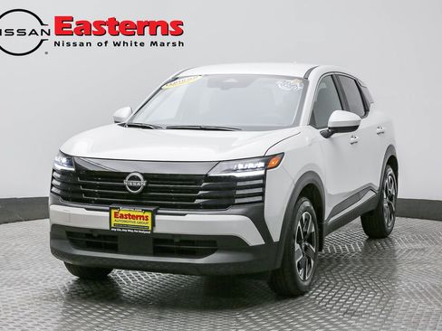 Used 2025 Nissan Kicks SV image 1