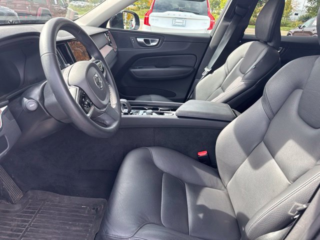 Used 2024 Volvo XC60 B5 Plus w/ Protection Package Premier AWD/4WD image 8