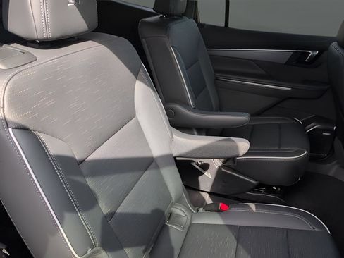 Used 2025 Buick Enclave Sport Touring image 27