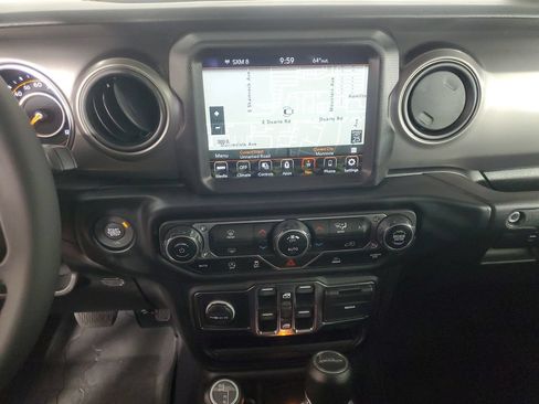 Used 2023 Jeep Gladiator Sport AWD/4WD image 16