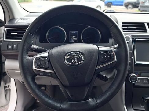 Used 2017 Toyota Camry XLE w/ Moonroof Package FWD image 23