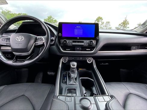 Certified 2024 Toyota Grand Highlander AWD Hybrid image 15