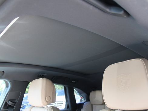 Used 2021 Porsche Macan image 58