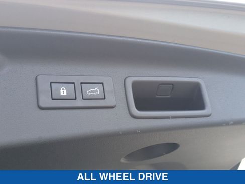 Certified 2025 Subaru Forester Premium AWD/4WD image 34