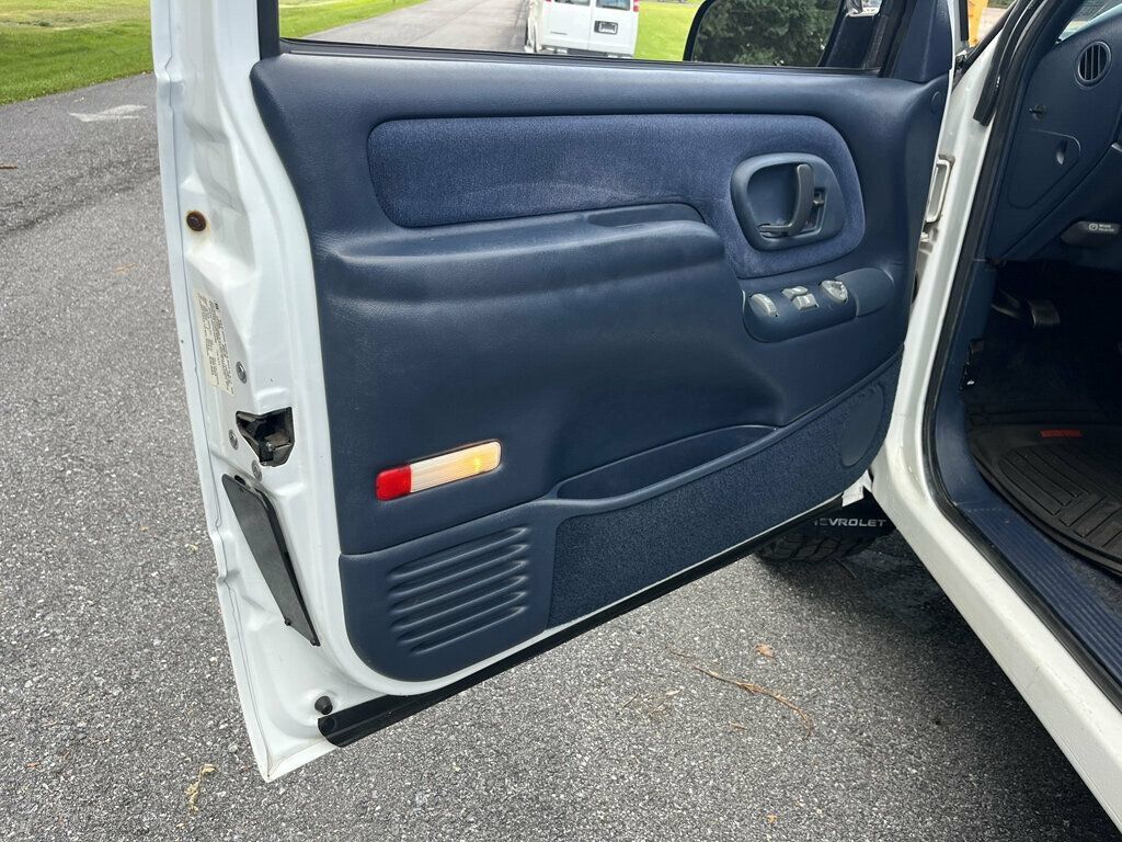 Used 1996 Chevrolet Tahoe 4WD 2-Door image 85