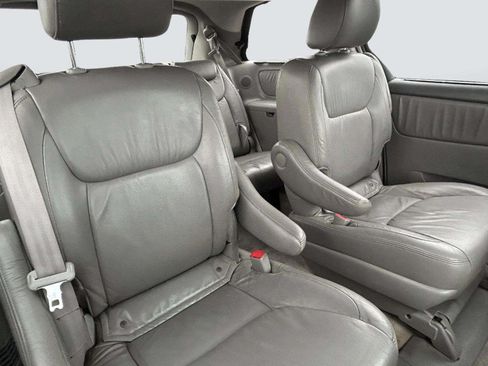 Used 2010 Toyota Sienna XLE Limited AWD/4WD image 26