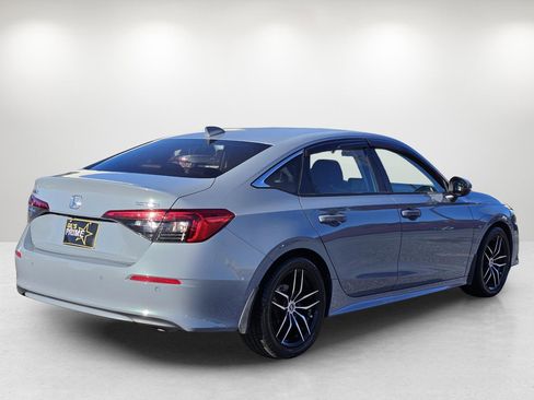 Used 2023 Honda Civic Touring image 5