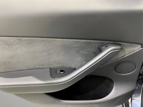 Used 2023 Tesla Model Y Long Range image 16