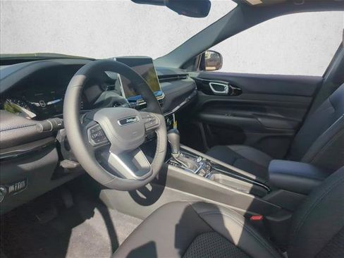 New 2026 Jeep Compass Latitude image 2