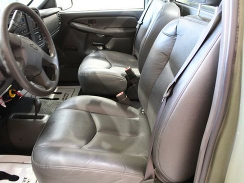 Used 2006 Chevrolet Silverado 2500 W/T w/ Heavy-Duty Power Package image 19