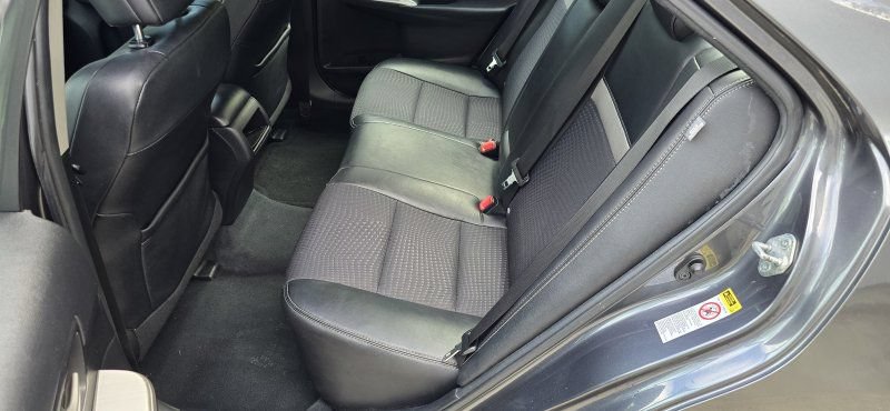 Used 2012 Toyota Camry SE FWD image 30