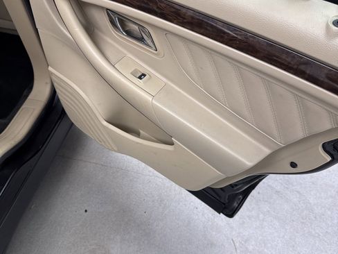 Used 2018 Ford Taurus Limited image 37