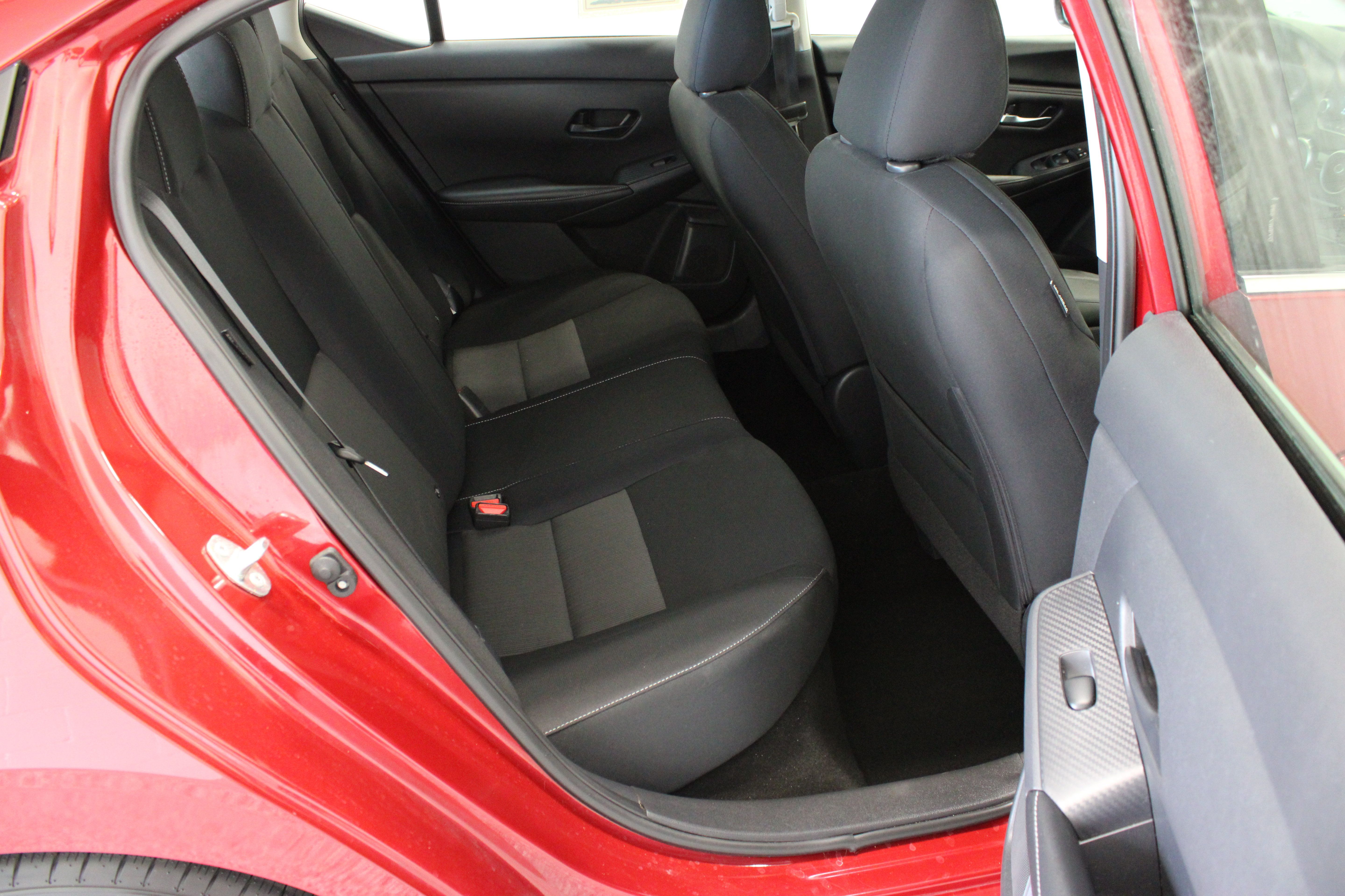 Used 2024 Nissan Sentra SV FWD image 32