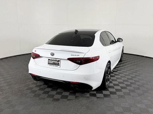 Used 2022 Alfa Romeo Giulia Veloce image 8