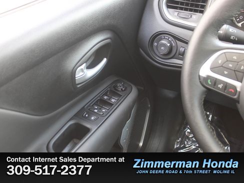 Used 2023 Jeep Renegade Limited w/ Sun/Sound Group AWD/4WD image 15