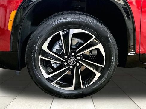 Certified 2025 Buick Enclave Sport Touring w/ Power Package AWD/4WD image 9