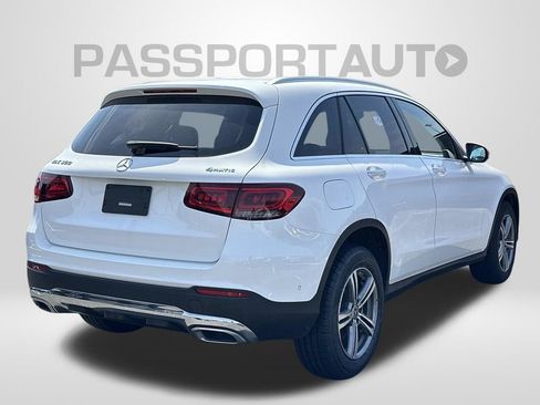 Used 2021 Mercedes-Benz GLC 300 4MATIC w/ Premium Package image 5