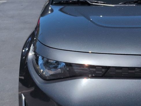 Used 2025 Kia Soul LX image 10