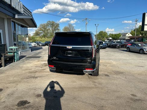 Used 2021 Cadillac Escalade Premium Luxury image 5