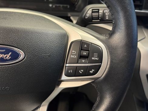 Used 2023 Ford Explorer XLT w/ Equipment Group 202A AWD/4WD image 12