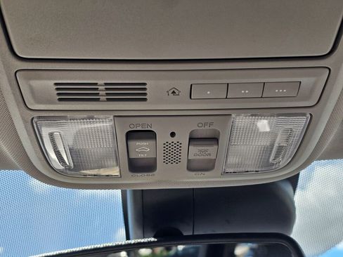 Used 2015 Honda Odyssey EX-L image 19