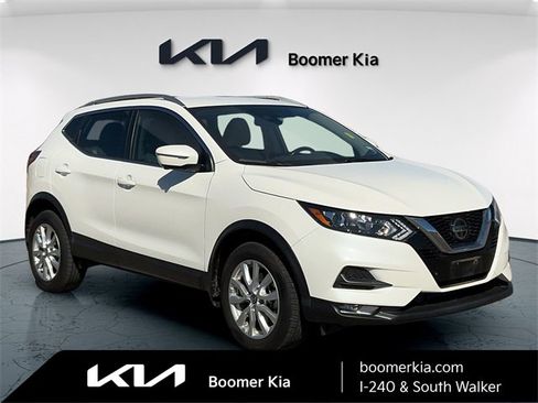 Used 2021 Nissan Rogue Sport SV w/ Technology Package image 3