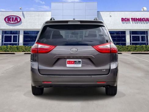 Used 2015 Toyota Sienna LE FWD image 5
