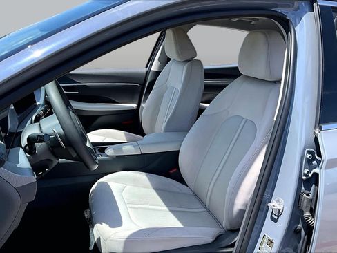 Used 2025 Hyundai Sonata SEL FWD image 8