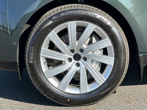 New 2026 Land Rover Range Rover SE image 13