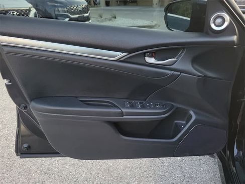 Used 2018 Honda Civic Touring image 18