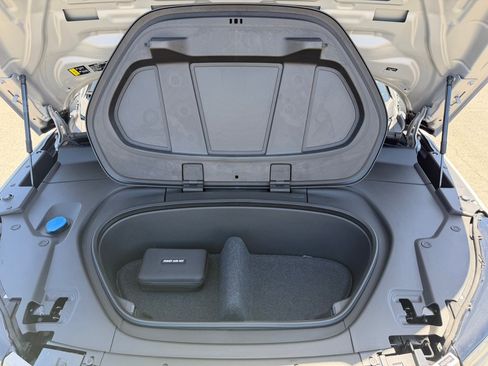 Used 2023 Volvo C40 P8 Recharge Plus w/ Protection Package Premier AWD/4WD image 46