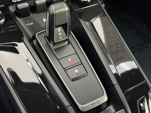 Used 2025 Porsche 911 Carrera image 34