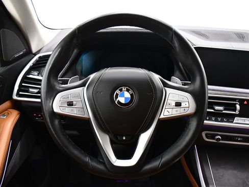Used 2022 BMW X7 xDrive40i w/ Premium Package image 9