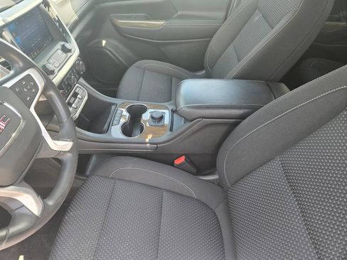 Used 2022 GMC Acadia SLE FWD image 10