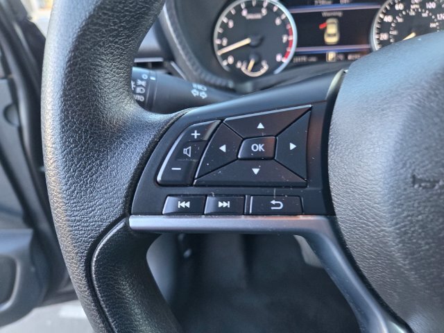 Used 2025 Nissan Sentra SV FWD image 22