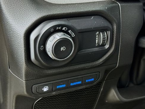 Used 2024 Jeep Wrangler Unlimited w/ Convenience Group image 12