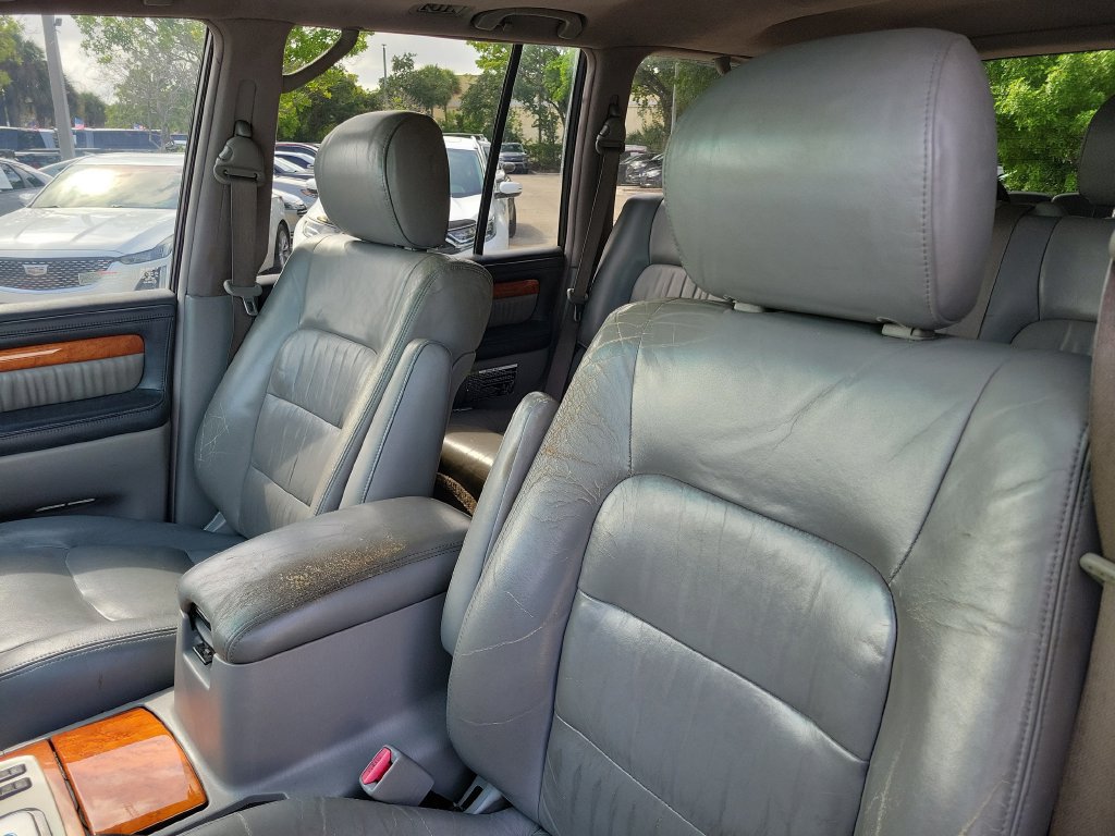 Used 2006 Lexus LX 470 4WD w/ Preferred Accessory Pkg image 22