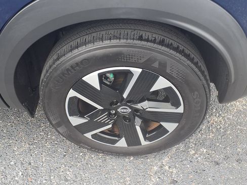Used 2025 Nissan Kicks SV AWD/4WD image 20