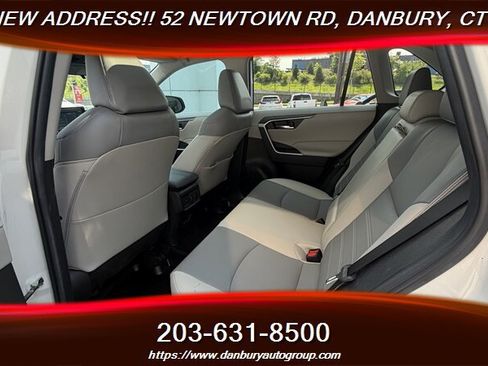 Used 2022 Toyota RAV4 XLE Premium FWD image 29