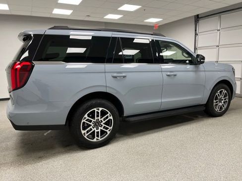 Used 2025 Ford Expedition Active AWD/4WD image 11