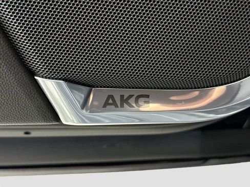 Used 2022 Cadillac Escalade Premium Luxury image 19