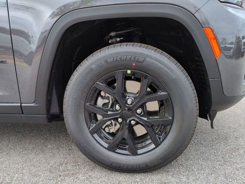 New 2026 Jeep Grand Cherokee L 2WD image 10